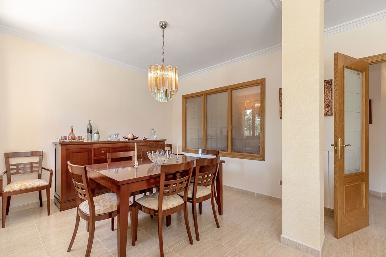 6 bedroom Villa for sale in Santa Ponsa with pool - € 1,990,000 (Ref: 8790884)