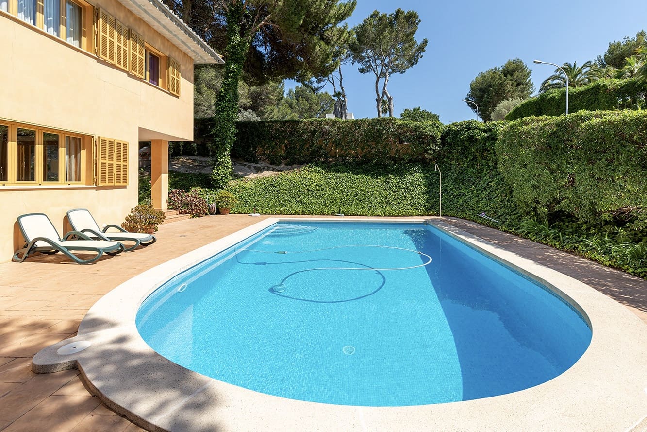 6 bedroom Villa for sale in Santa Ponsa with pool - € 1,990,000 (Ref: 8790884)