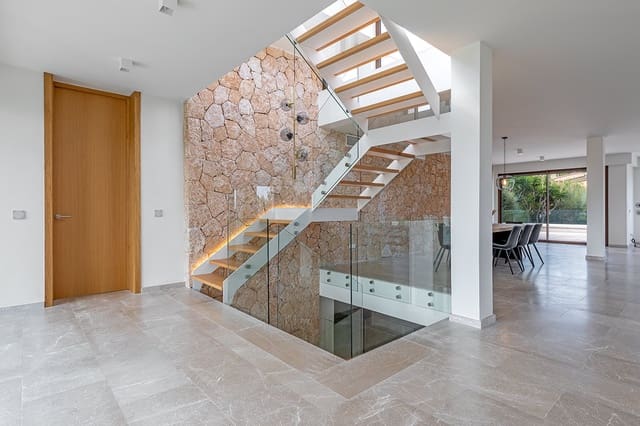 4 slaapkamer Villa te koop in Santa Ponsa, Calvià met zwembad - € 4.500.000 (Ref: 8803280)