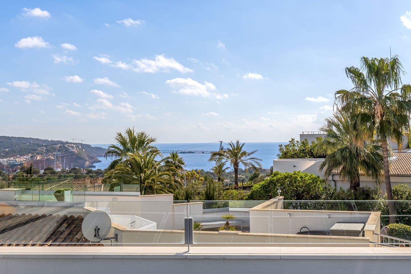 4 bedroom Villa for sale in Santa Ponsa with pool - € 5,900,000 (Ref: 8826410)