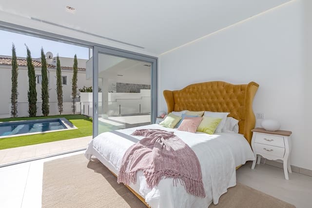 4 soveværelse Villa til salg i Santa Ponsa, Calvià med swimmingpool - € 5.900.000 (Ref: 8826410)