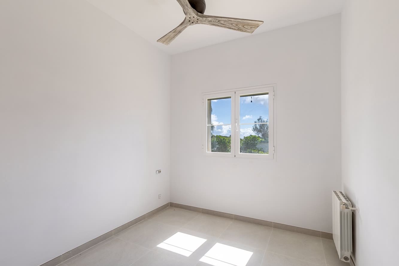 5 bedroom Villa for sale in Santa Ponsa with pool - € 2,750,000 (Ref: 8913314)