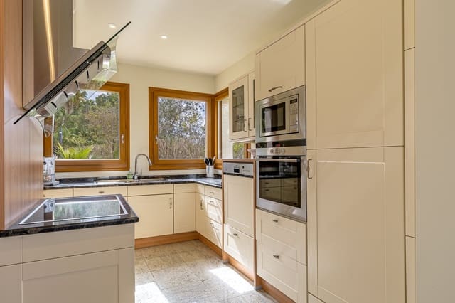 4 slaapkamer Villa te koop in Santa Ponsa, Calvià met zwembad - € 3.200.000 (Ref: 8914406)