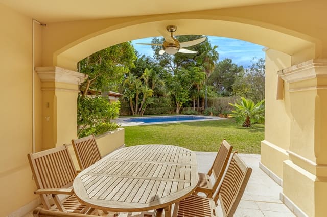 4 slaapkamer Villa te koop in Santa Ponsa, Calvià met zwembad - € 3.200.000 (Ref: 8914406)