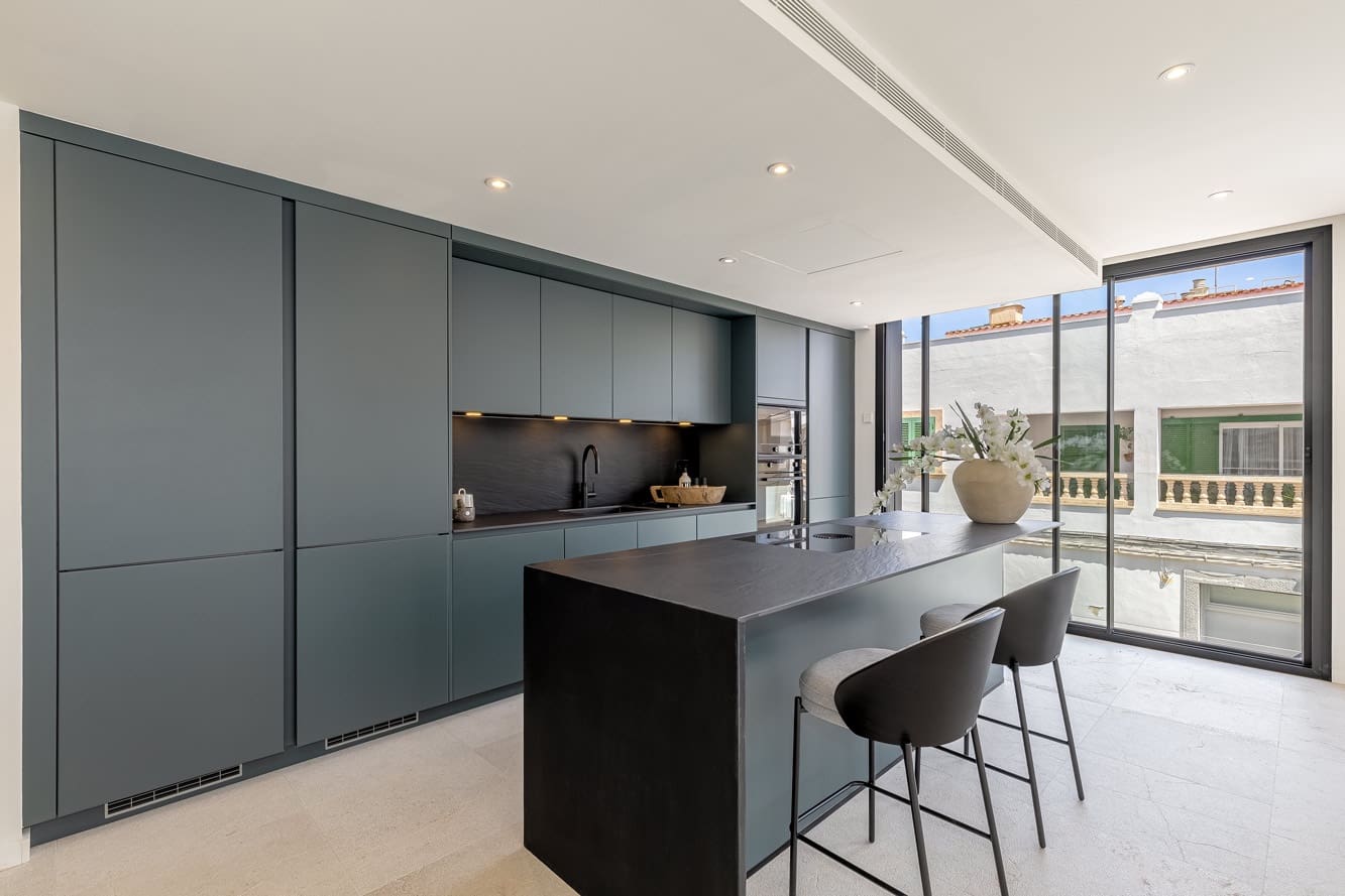 4 bedroom Townhouse for sale in Portixol with pool garage - € 2,800,000 (Ref: 8992924)