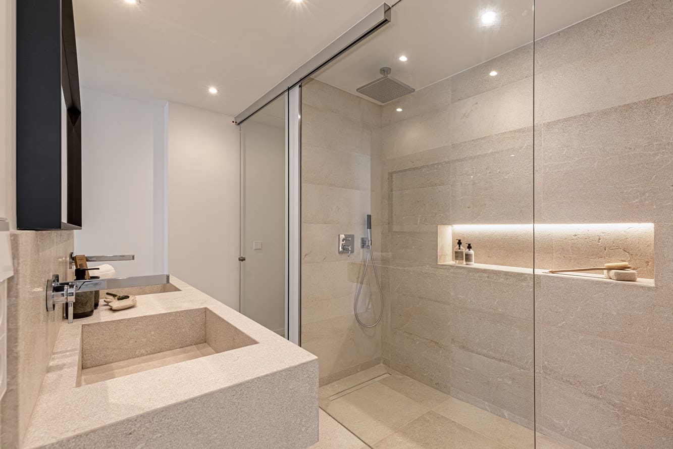 4 bedroom Townhouse for sale in Portixol with pool garage - € 2,800,000 (Ref: 8992924)