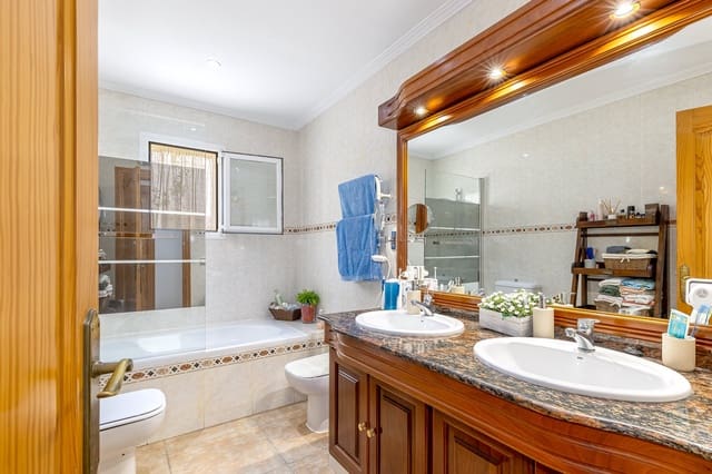 4 sypialnia Willa na sprzedaż w El Toro / Port Adriano, Calvià - 1 150 000 € (Ref: 9000721)