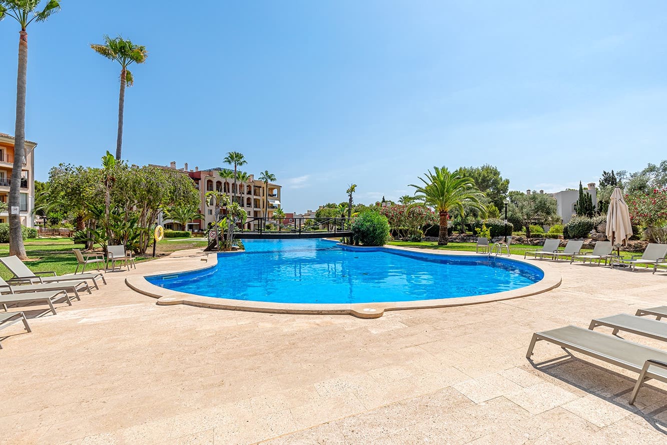 2 bedroom Apartment for sale in Santa Ponsa with pool - € 950,000 (Ref: 9015893)