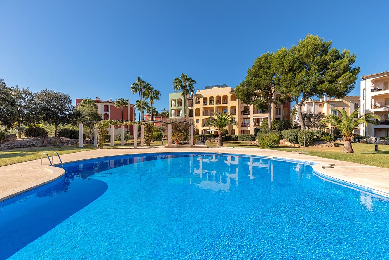 1 soveværelse Lejlighed til salg i Santa Ponsa med swimmingpool - € 635.000 (Ref: 9015894)