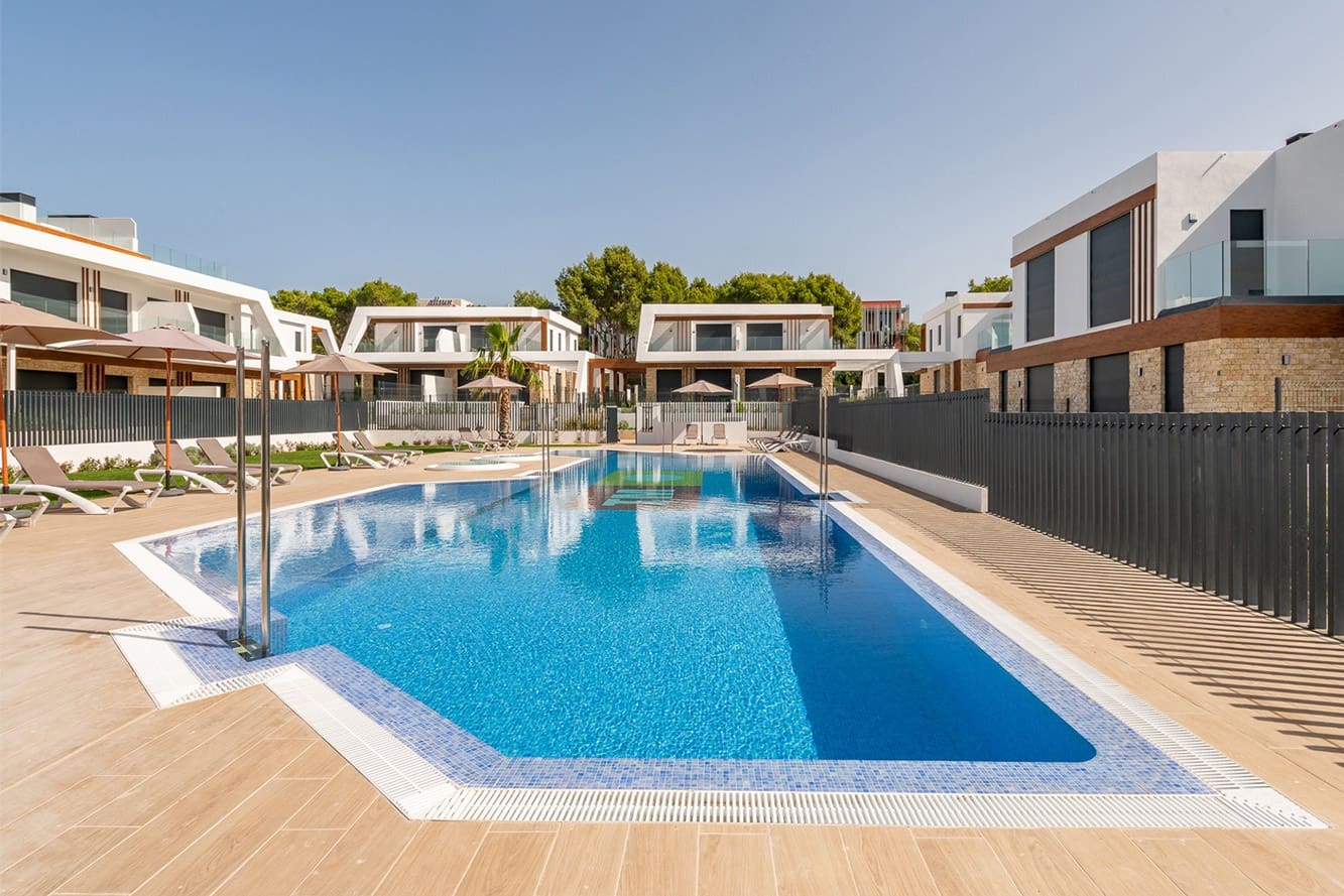 2 soveværelse Lejlighed til salg i Cala Ratjada med swimmingpool - € 650.000 (Ref: 9027048)