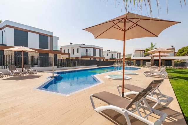 2 soveværelse Lejlighed til salg i Cala Ratjada, Capdepera med swimmingpool - € 650.000 (Ref: 9027048)