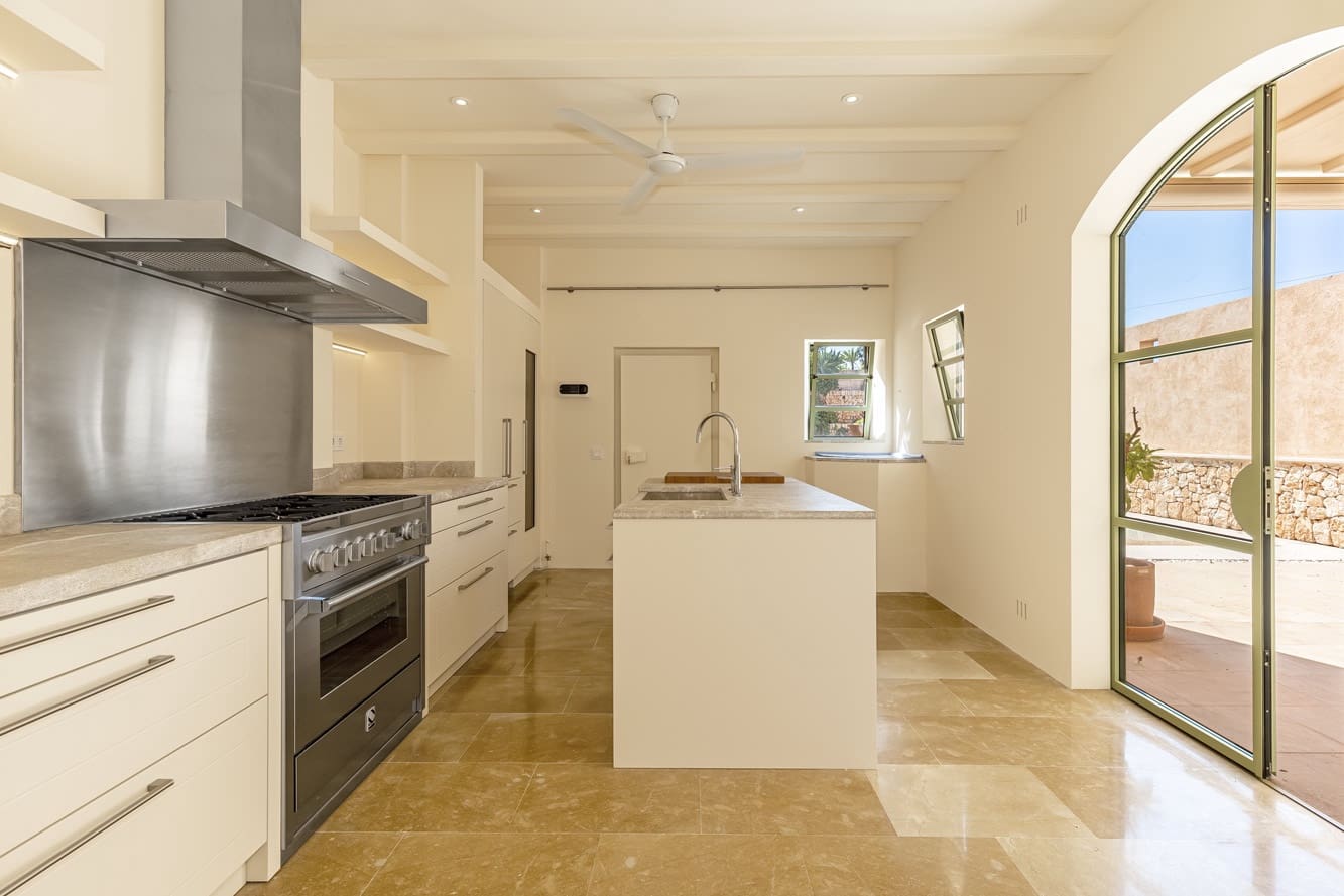 3 soverom Hus til salgs i Ses Salines med svømmebasseng - € 1 750 000 (Ref: 9027219)