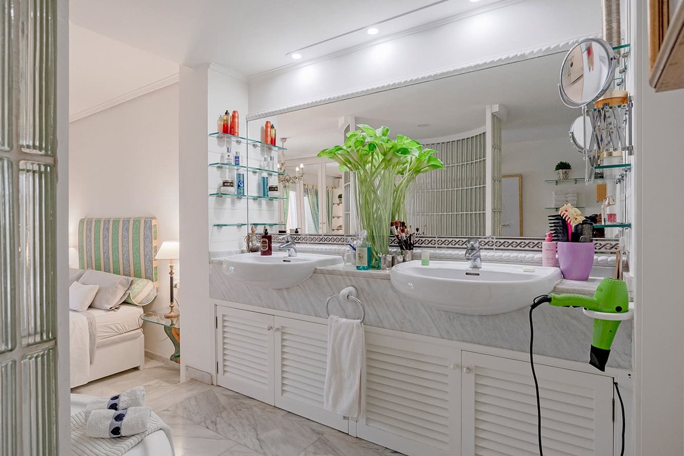 3 bedroom Apartment for sale in Bendinat with pool - € 780,000 (Ref: 9084679)