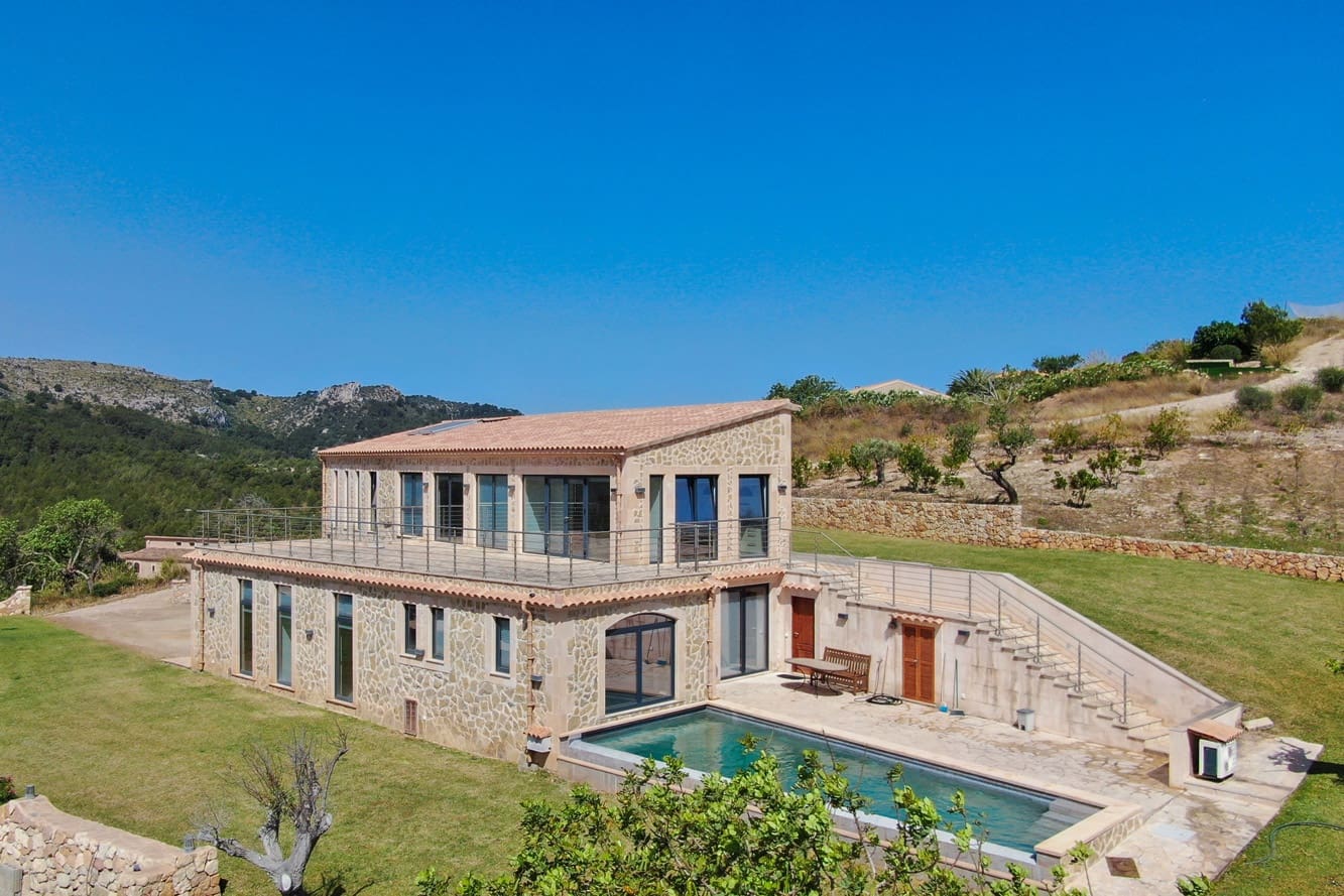 4 soveværelse Finca/Landehus til salg i Son Macia med swimmingpool - € 2.600.000 (Ref: 9100036)