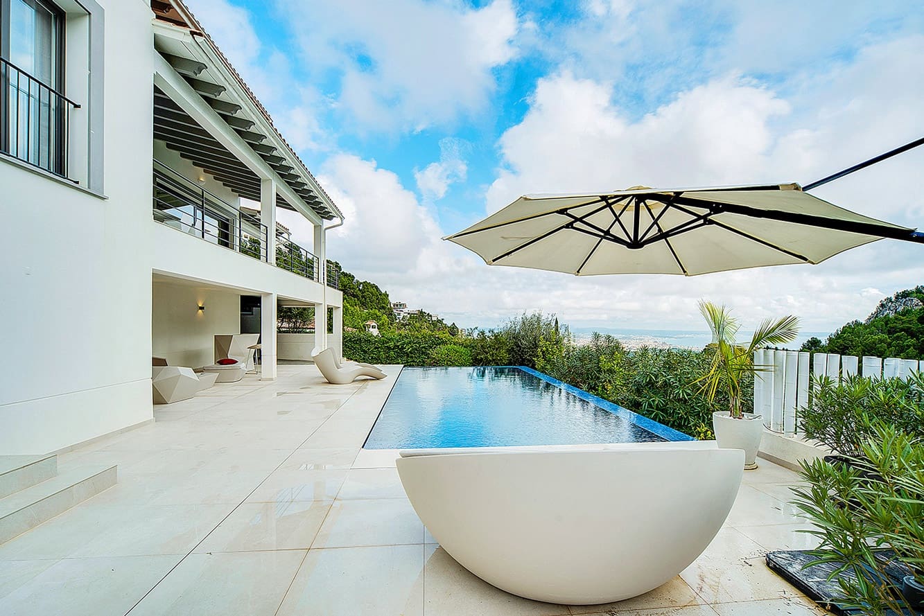 5 bedroom Villa for sale in Son Vida with pool garage - € 4,900,000 (Ref: 9103760)