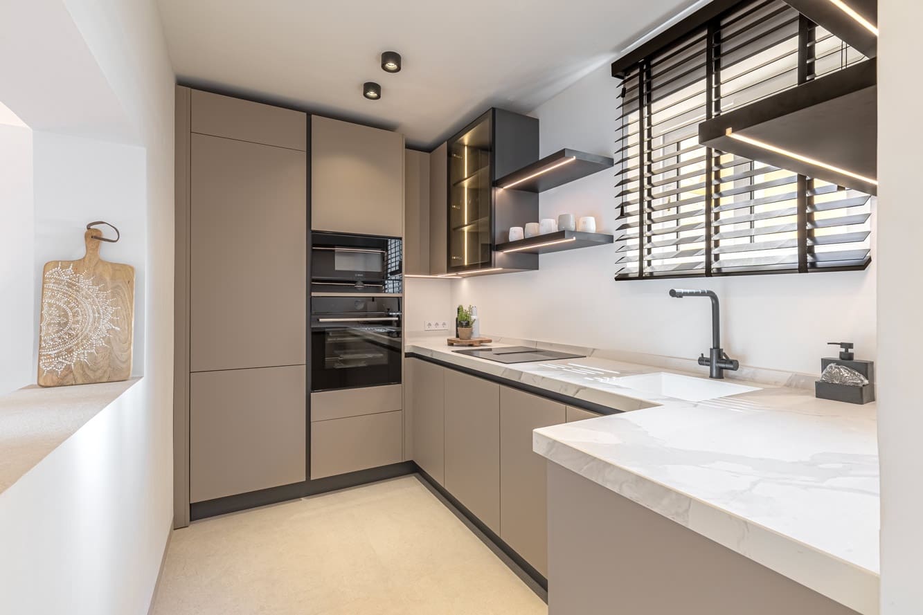 2 bedroom Villa for sale in Santa Ponsa with pool garage - € 1,850,000 (Ref: 9235283)