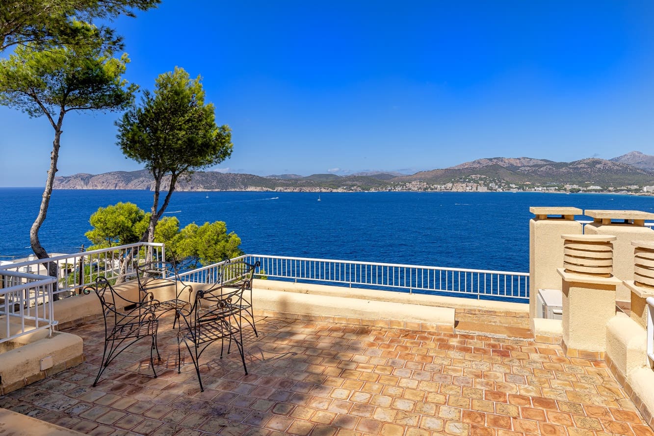 2 bedroom Villa for sale in Santa Ponsa with pool garage - € 1,850,000 (Ref: 9235283)