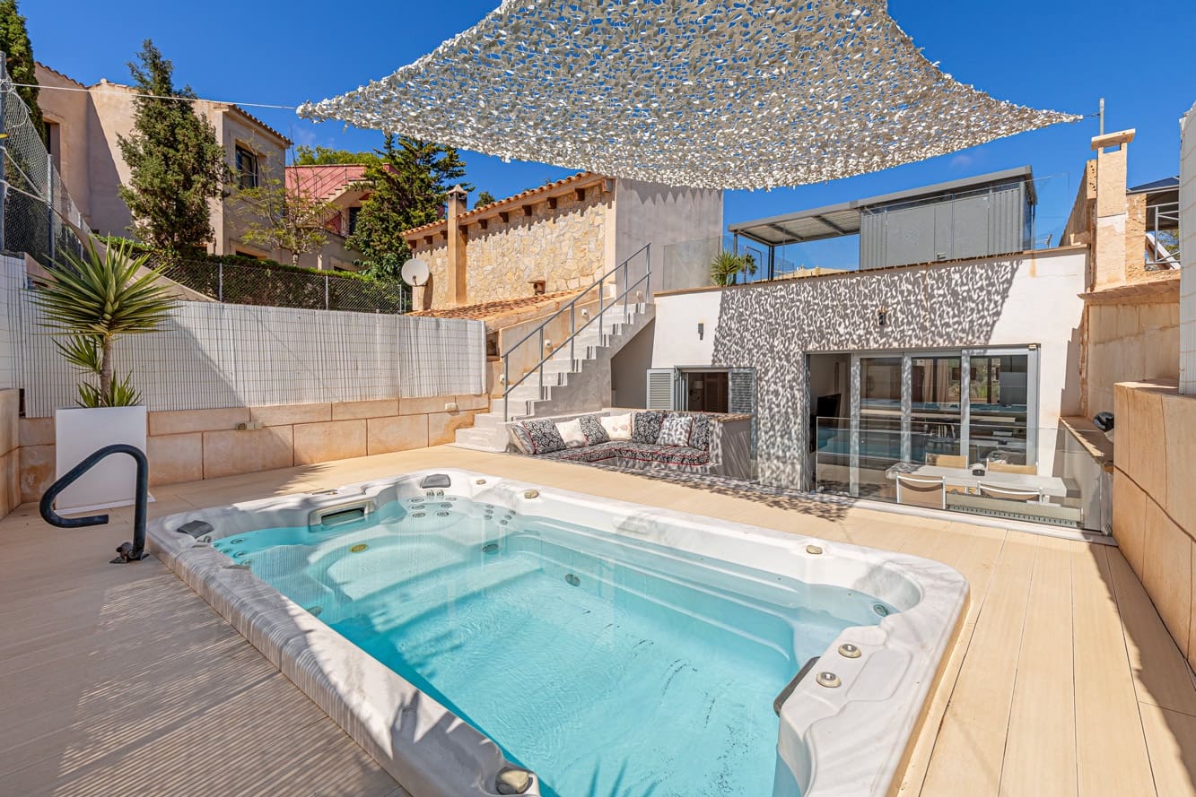 2 sovrum Hus till salu i Cala Llombards med pool garage - 699 000 € (Ref: 9263005)