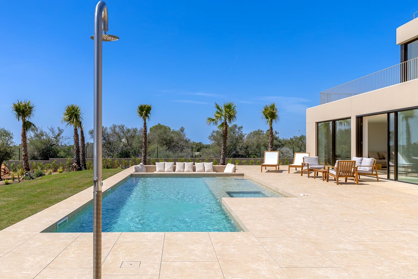 4 bedroom Villa for sale in Son Gual with pool garage - € 2,690,000 (Ref: 9289502)