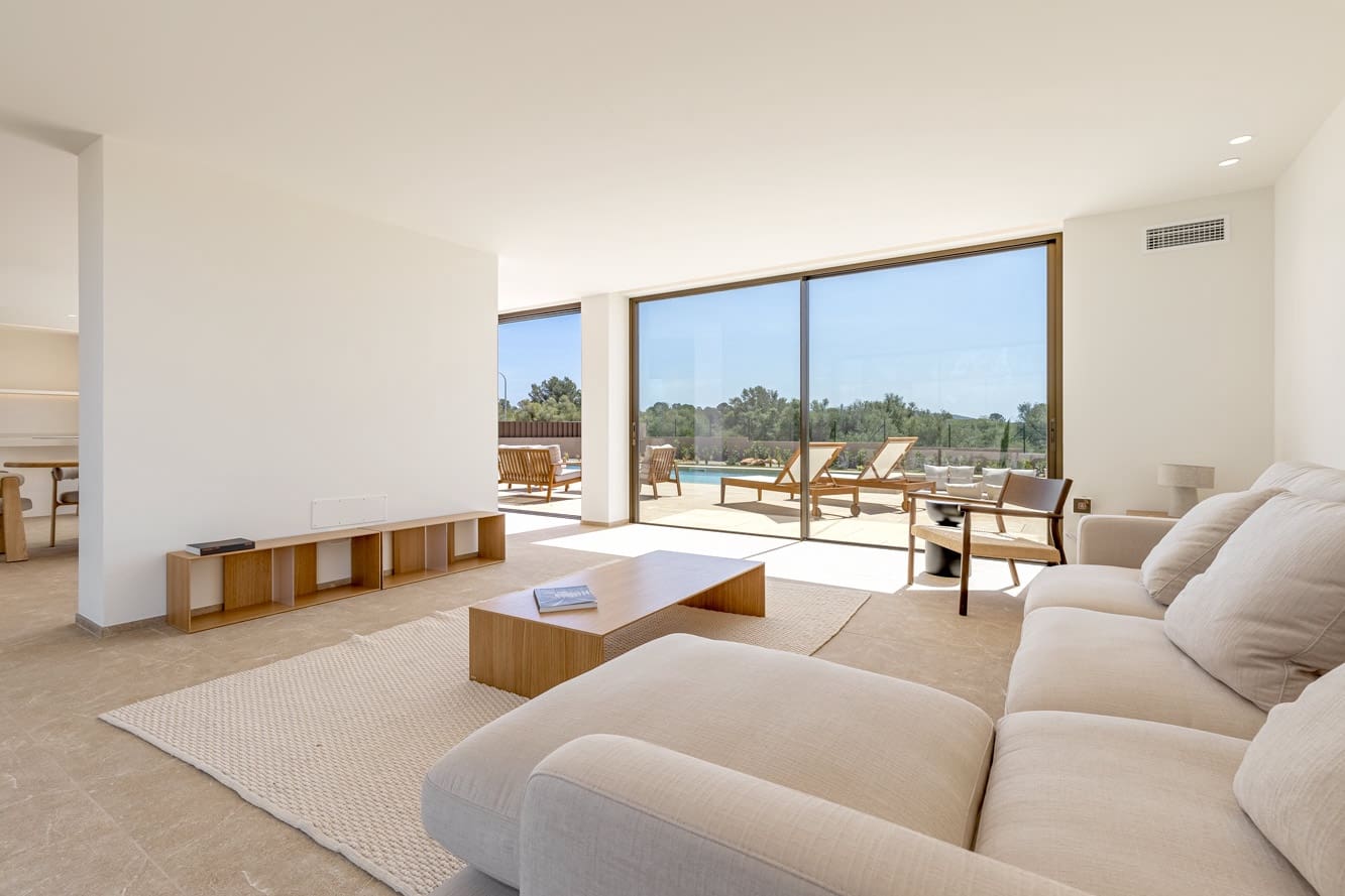 4 bedroom Villa for sale in Son Gual with pool garage - € 2,690,000 (Ref: 9289502)