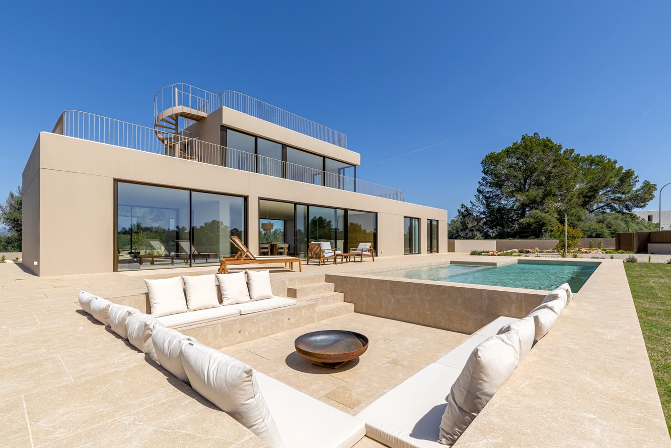 4 bedroom Villa for sale in Son Gual with pool garage - € 2,690,000 (Ref: 9289502)