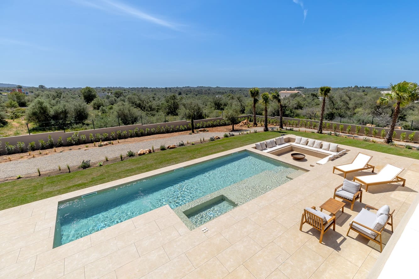 4 bedroom Villa for sale in Son Gual with pool garage - € 2,690,000 (Ref: 9289502)