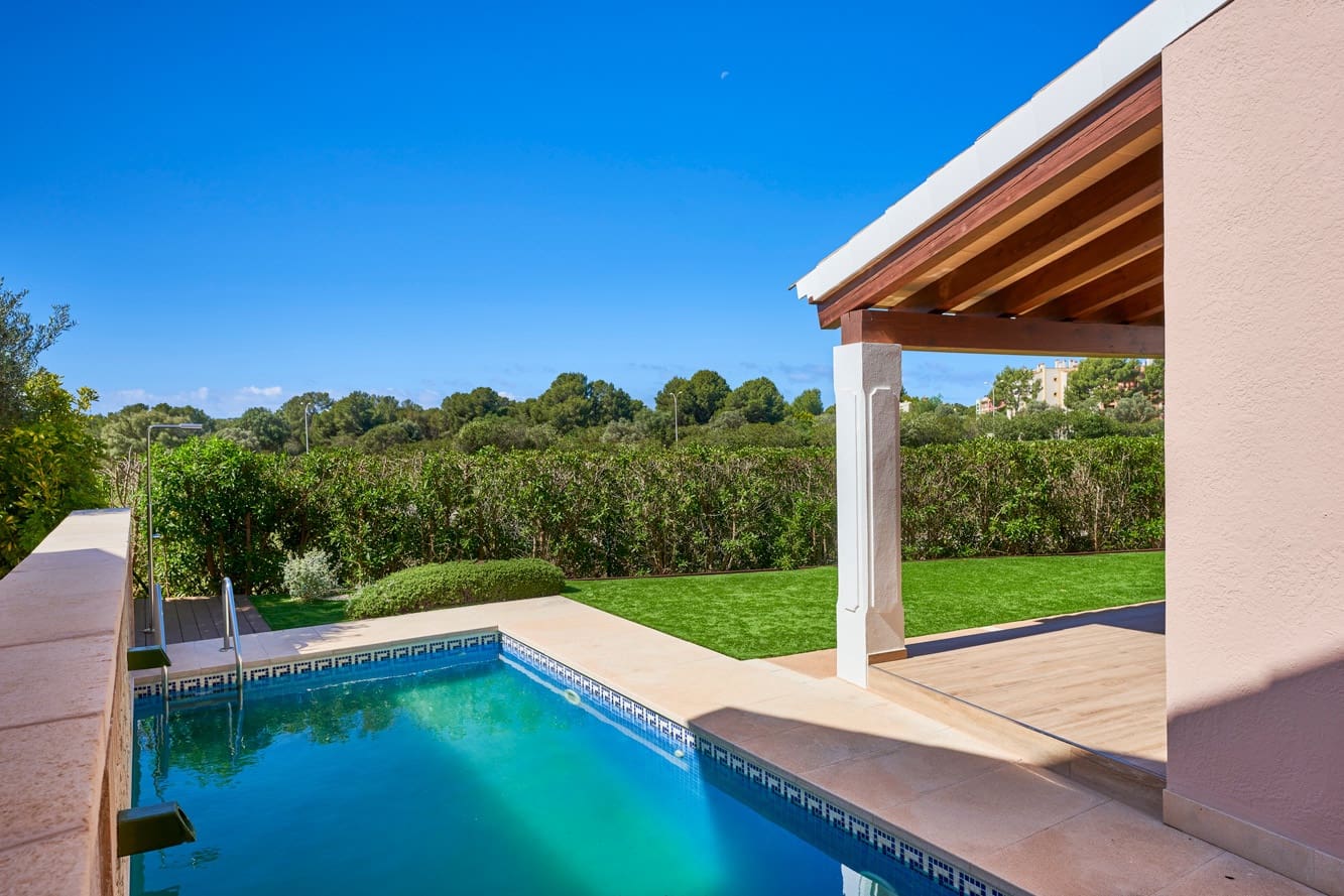 3 bedroom Villa for sale in Santa Ponsa with pool - € 1,750,000 (Ref: 9354234)