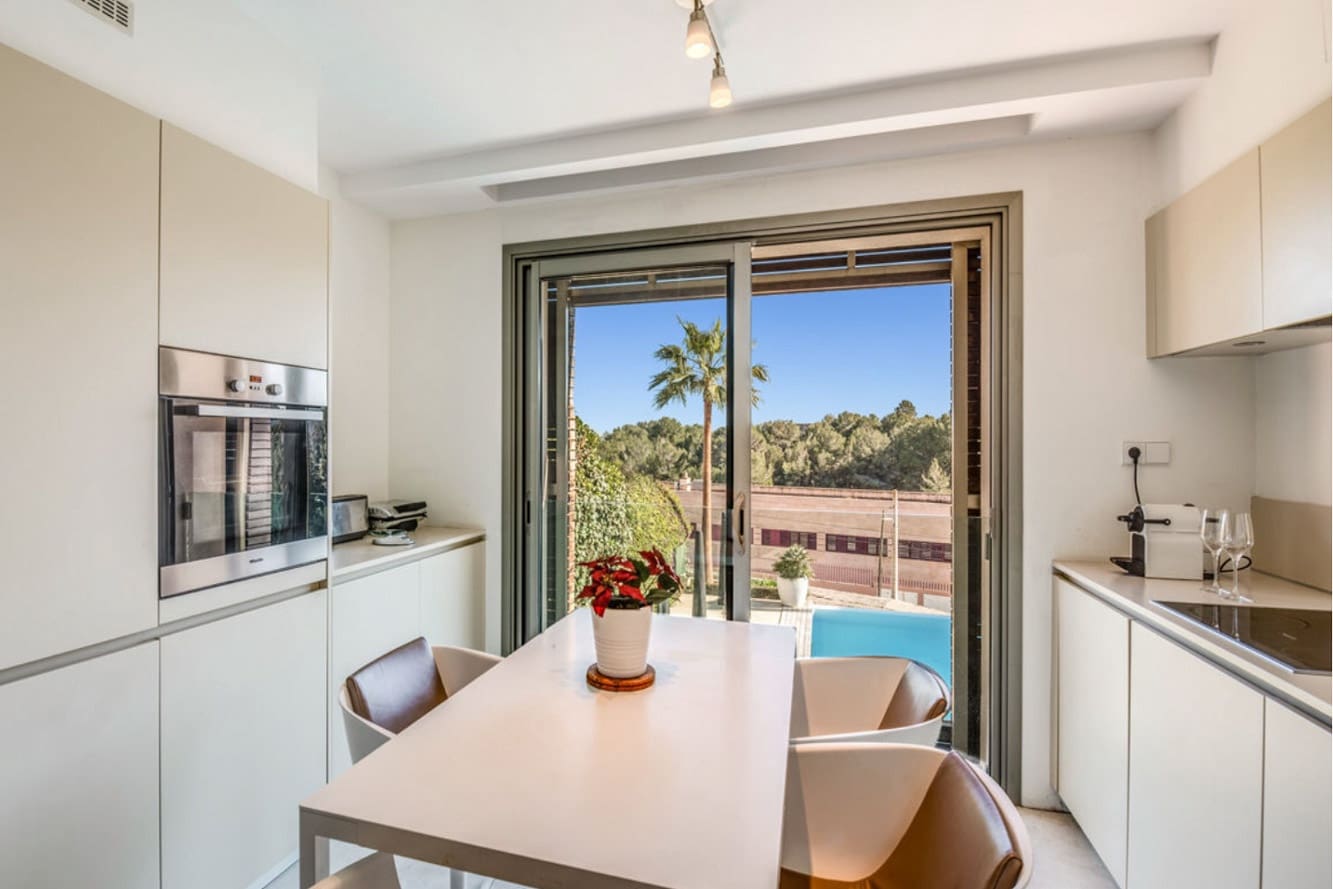 3 soverom Leilighet til salgs i Cala Mayor med svømmebasseng - € 670 000 (Ref: 9378455)