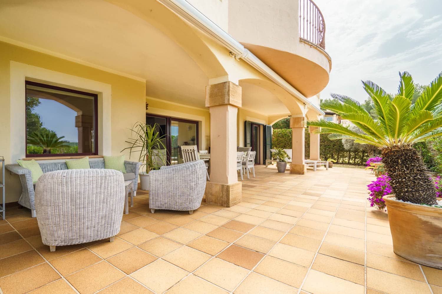 3 bedroom Apartment for sale in Santa Ponsa with garage - € 1,495,000 (Ref: 9380075)