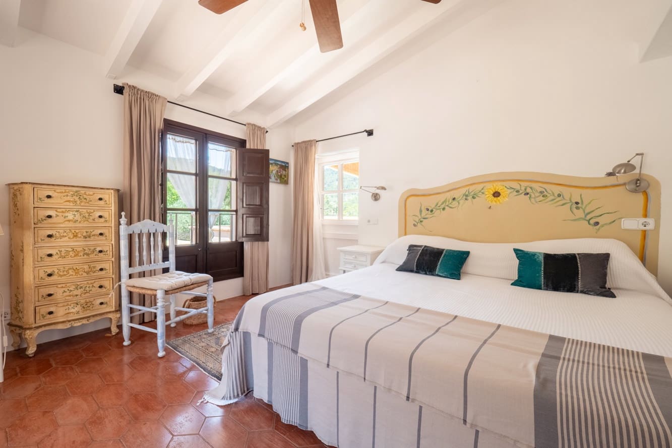 4 soverom Villa til salgs i Puigpunyent med svømmebasseng - € 2 000 000 (Ref: 9380176)