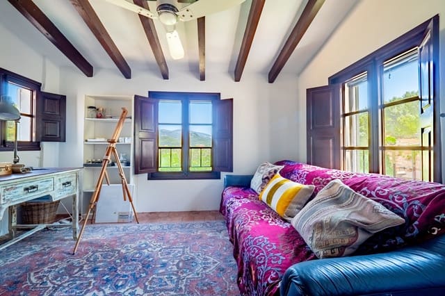 4 soveværelse Villa til salg i Puigpunyent med swimmingpool - € 2.000.000 (Ref: 9380176)