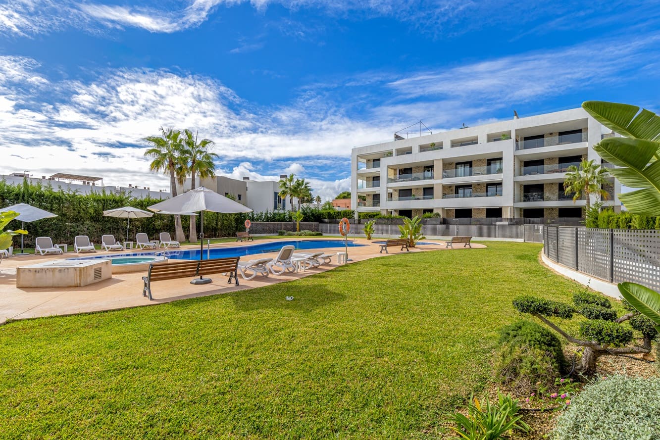 3 bedroom Apartment for sale in Portocolom with pool - € 840,000 (Ref: 9383868)