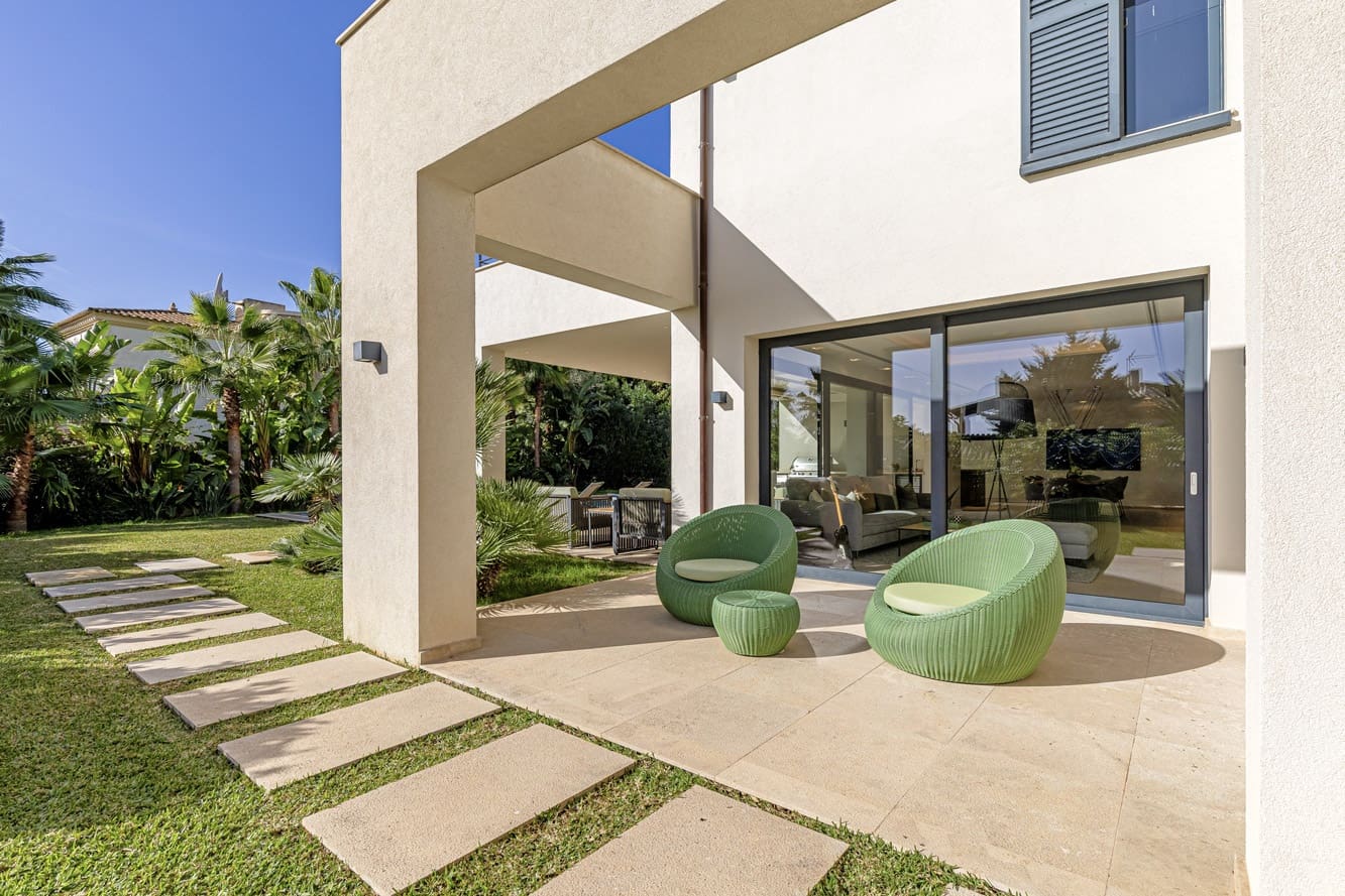 5 bedroom Villa for sale in Santa Ponsa with pool - € 6,300,000 (Ref: 9402578)