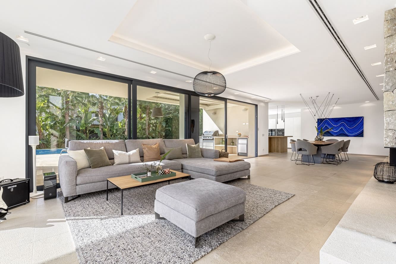 5 bedroom Villa for sale in Santa Ponsa with pool - € 6,300,000 (Ref: 9402578)