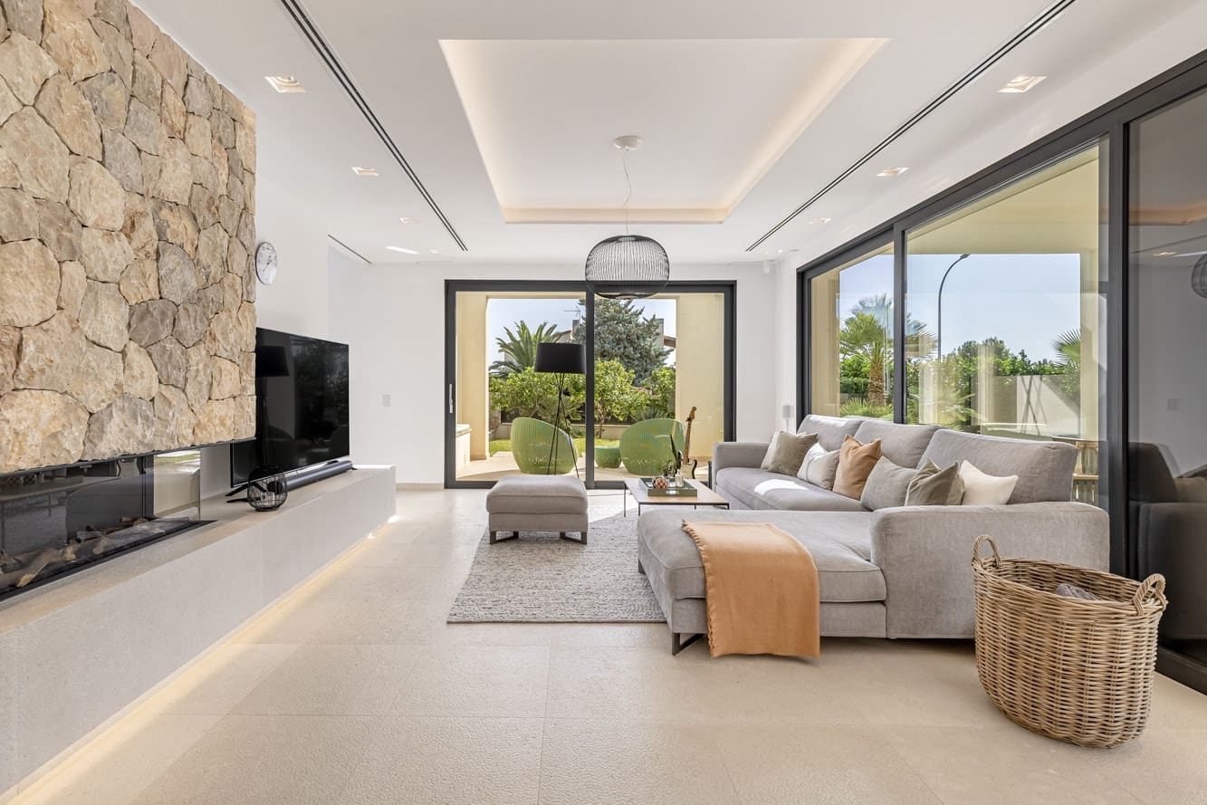 5 bedroom Villa for sale in Santa Ponsa with pool - € 6,300,000 (Ref: 9402578)