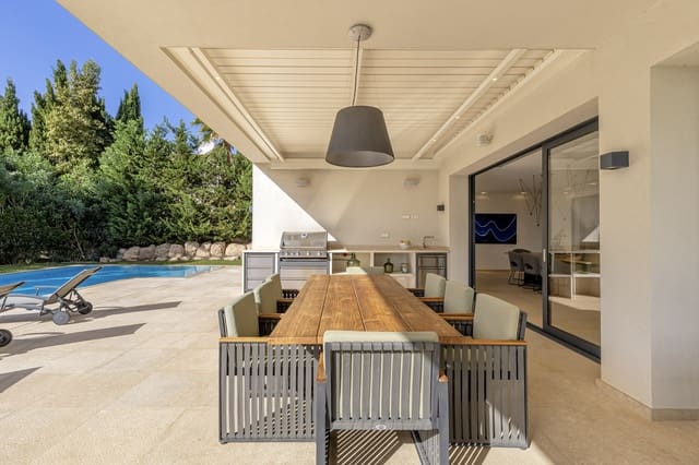 5 soveværelse Villa til salg i Santa Ponsa, Calvià med swimmingpool - € 6.300.000 (Ref: 9402578)