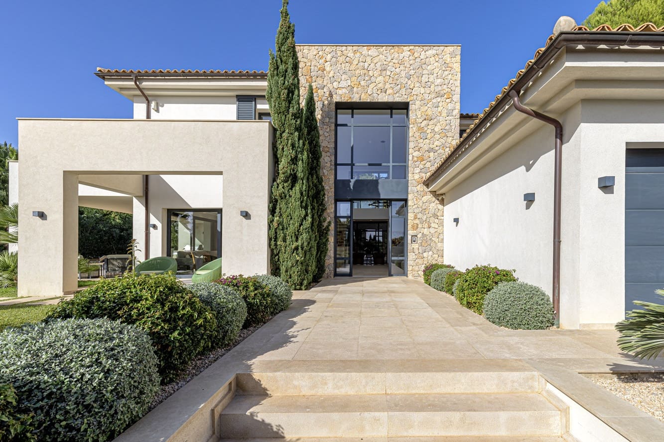 5 bedroom Villa for sale in Santa Ponsa with pool - € 6,300,000 (Ref: 9402578)