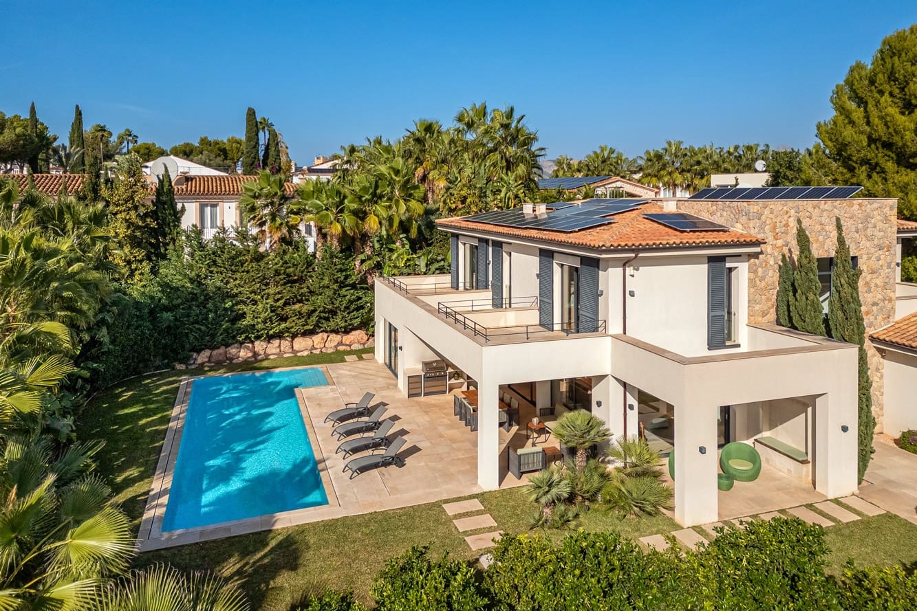 5 bedroom Villa for sale in Santa Ponsa with pool - € 6,300,000 (Ref: 9402578)