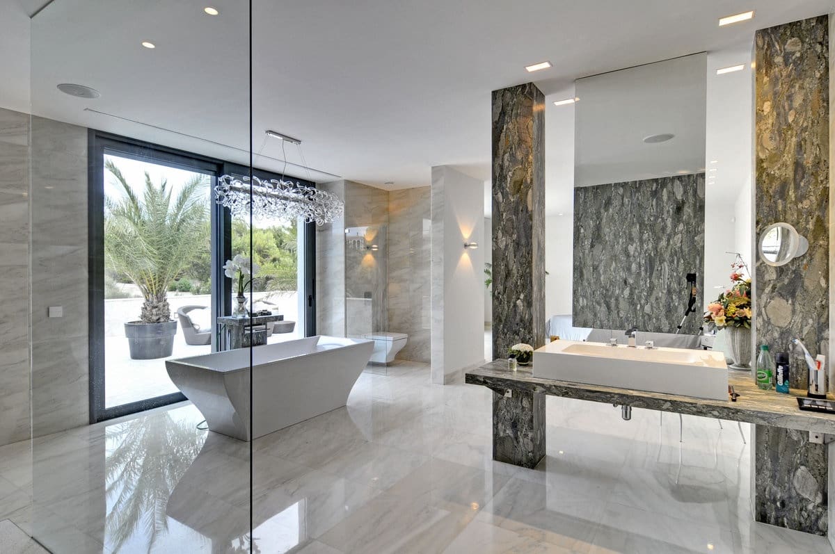 4 soveværelse Villa til salg i Santa Ponsa med swimmingpool - € 6.900.000 (Ref: 9421507)