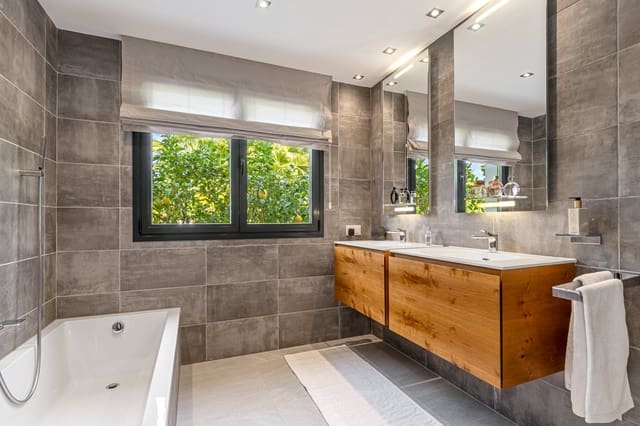 4 bedroom Villa for sale in Cala Vinyes / Cala Vinyas / Cala Viñas, Calvià with pool - € 2,900,000 (Ref: 9479390)