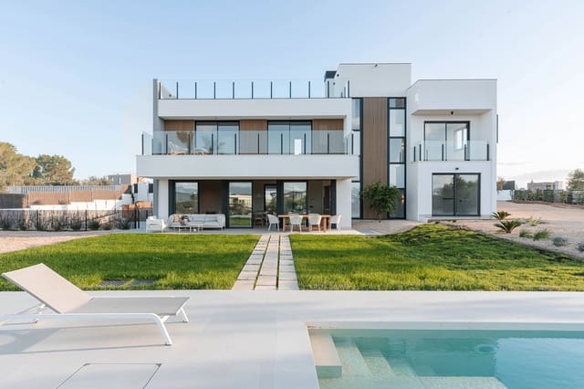 4 soveværelse Villa til salg i Son Gual, Palma de Mallorca med swimmingpool - € 2.790.000 (Ref: 9503423)