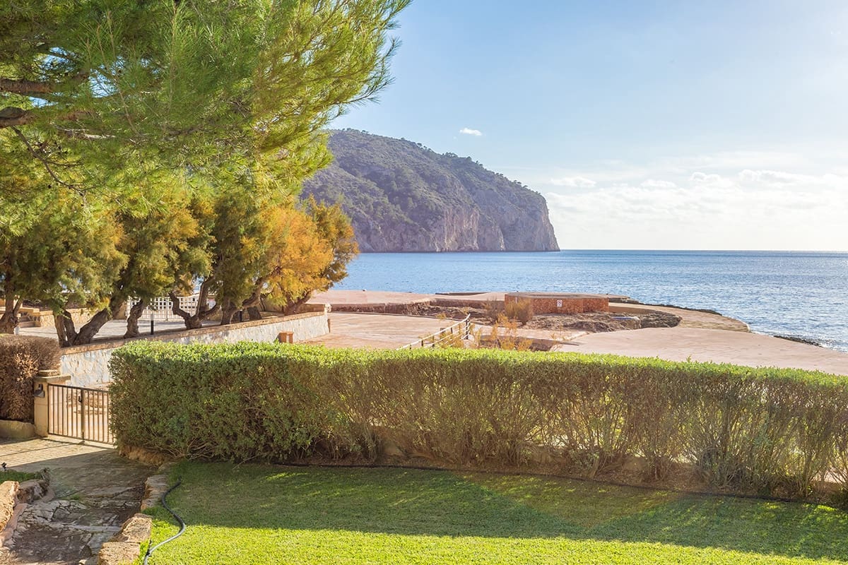 2 soverom Leilighet til salgs i Es Camp De Mar / El Camp De Mar med svømmebasseng - € 990 000 (Ref: 9756303)