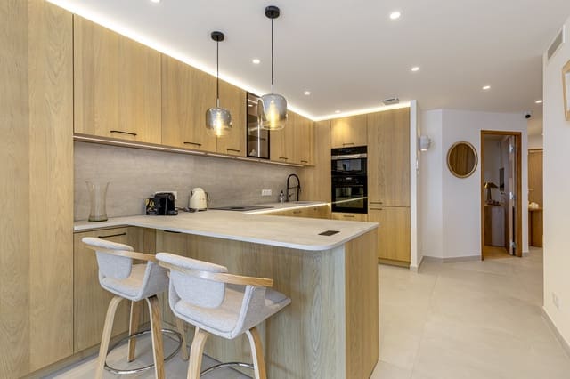 2 sypialnia Apartament na sprzedaż w Es Camp De Mar / El Camp De Mar, Andratx z basenem - 990 000 € (Ref: 9756303)