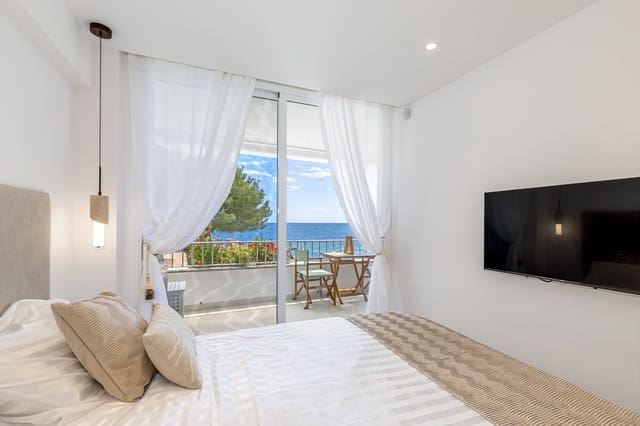 2 sypialnia Apartament na sprzedaż w Es Camp De Mar / El Camp De Mar, Andratx z basenem - 990 000 € (Ref: 9756303)