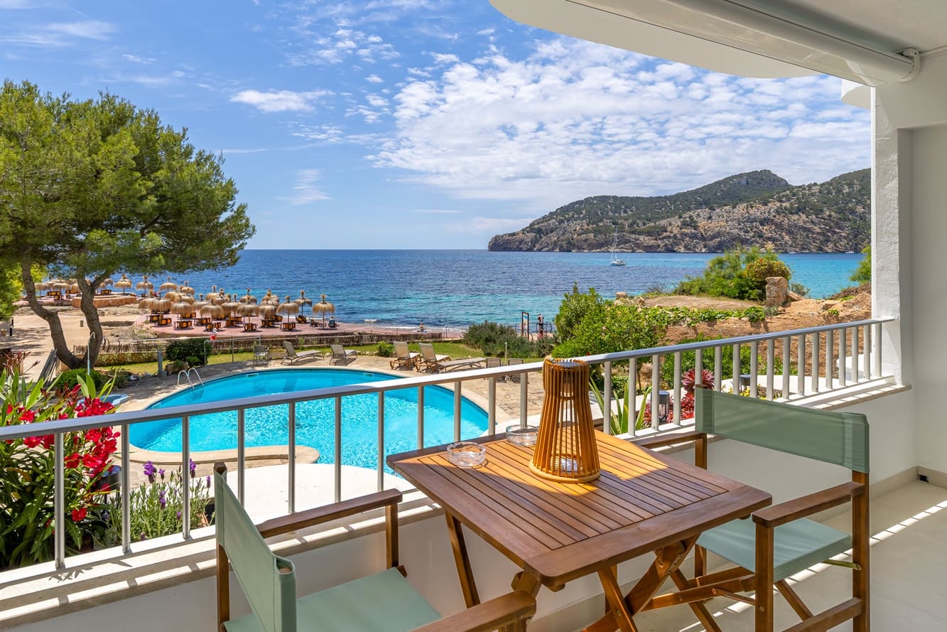 2 soverom Leilighet til salgs i Es Camp De Mar / El Camp De Mar med svømmebasseng - € 990 000 (Ref: 9756303)