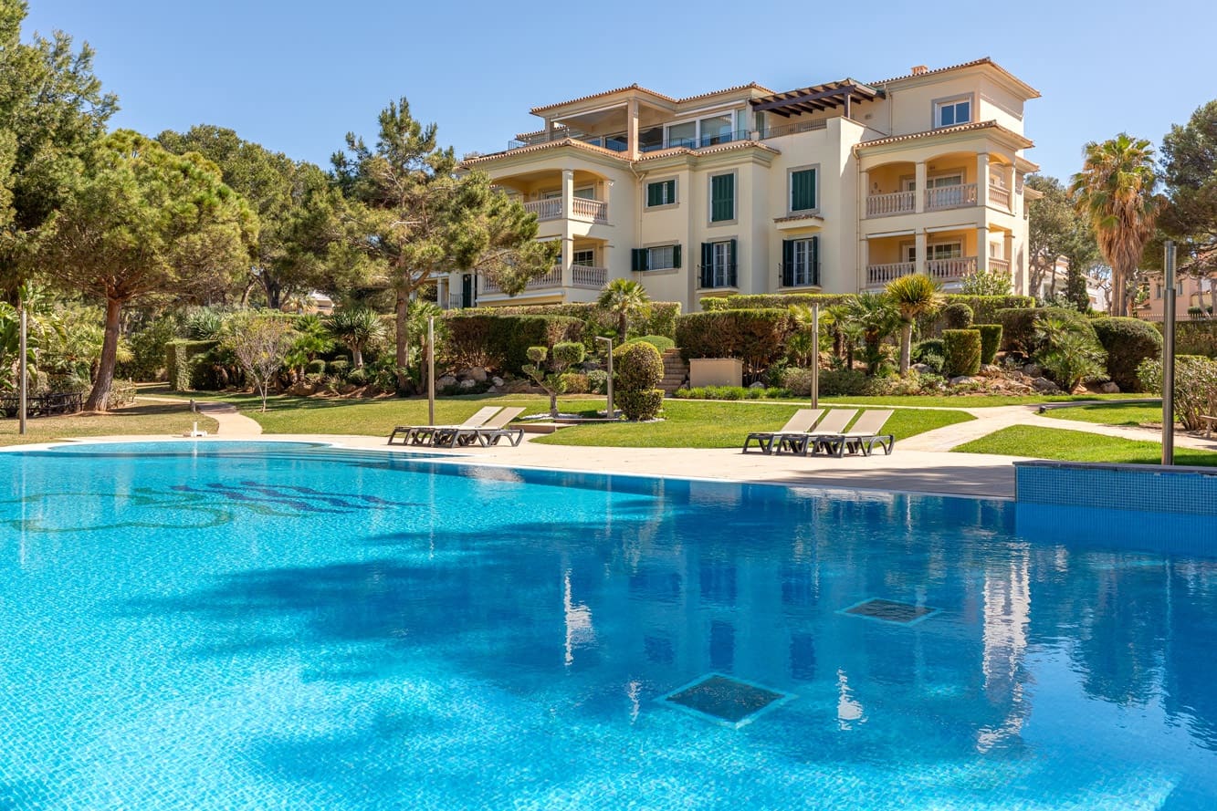 3 bedroom Penthouse for sale in Santa Ponsa with pool - € 2,500,000 (Ref: 9858639)