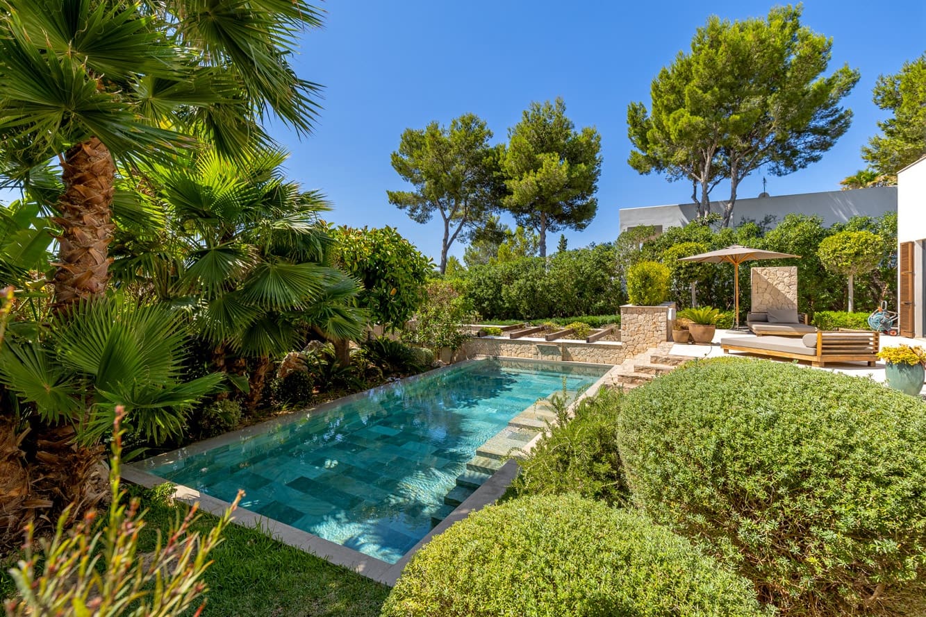4 soveværelse Villa til salg i Santa Ponsa med swimmingpool - € 5.950.000 (Ref: 9973986)