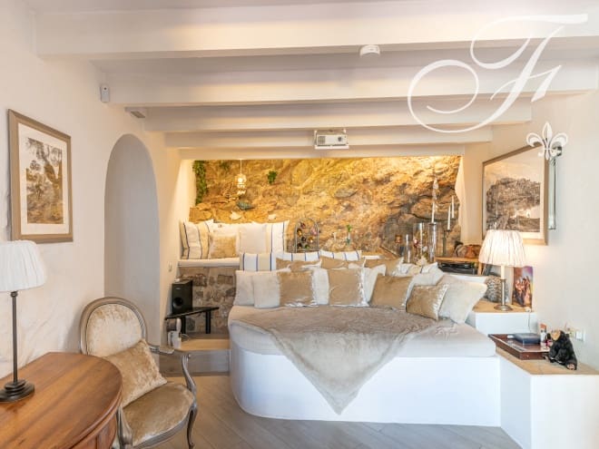8 bedroom Villa for sale in Ibiza / Eivissa town - € 3,800,000 (Ref: 6249088)