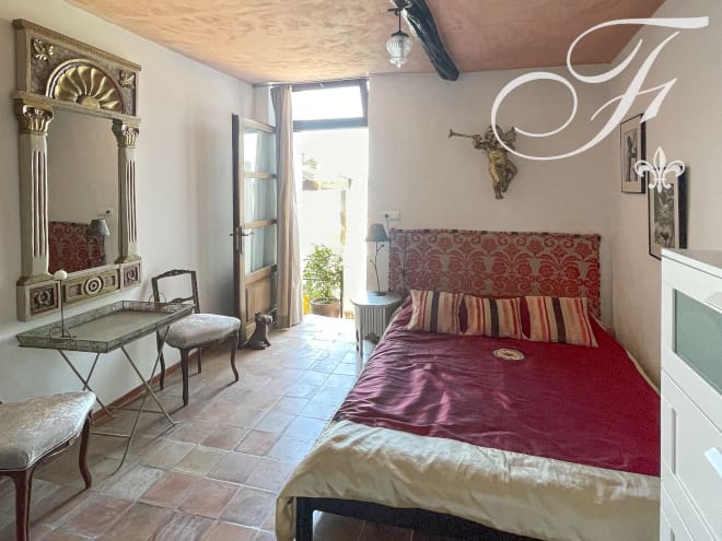 8 bedroom Villa for sale in Ibiza / Eivissa town - € 3,800,000 (Ref: 6249088)