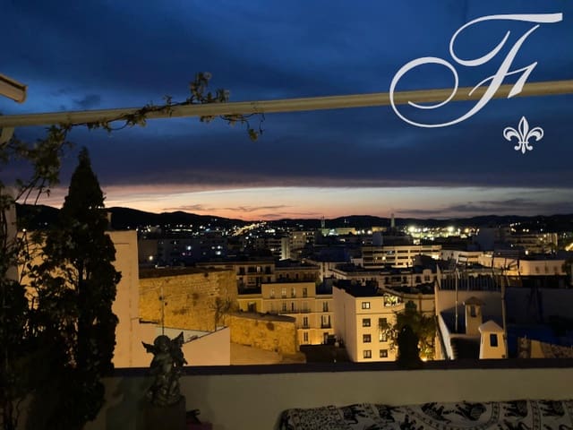 8 bedroom Villa for sale in Ibiza / Eivissa town - € 3,800,000 (Ref: 6249088)